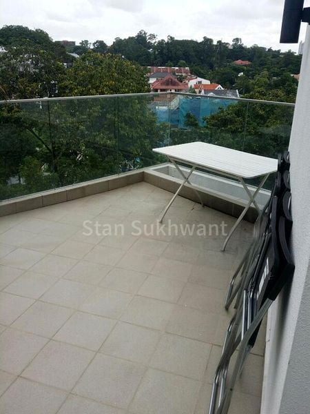 FIFTY-TWO STEVENS 10