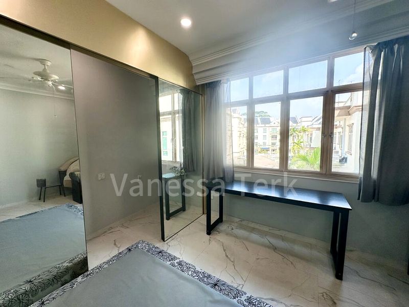 LE HILL CONDOMINIUM 15