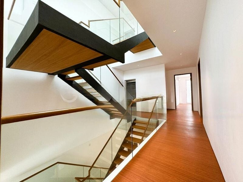 SELETAR HILLS ESTATE 8