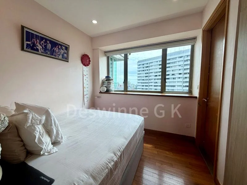 THE SERENADE @ HOLLAND 7