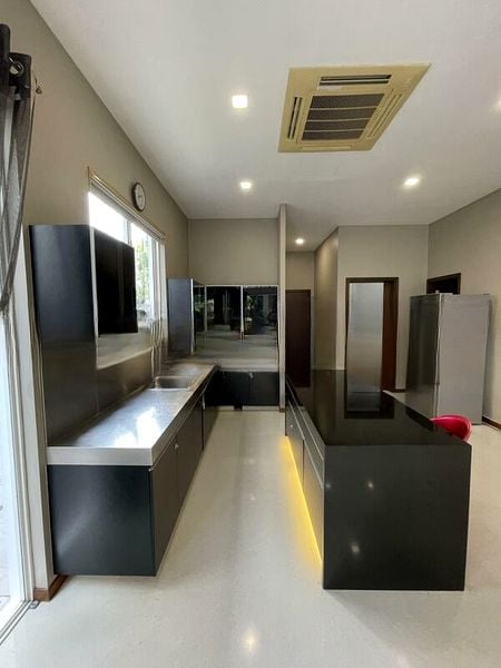 SELETAR HILLS ESTATE 8