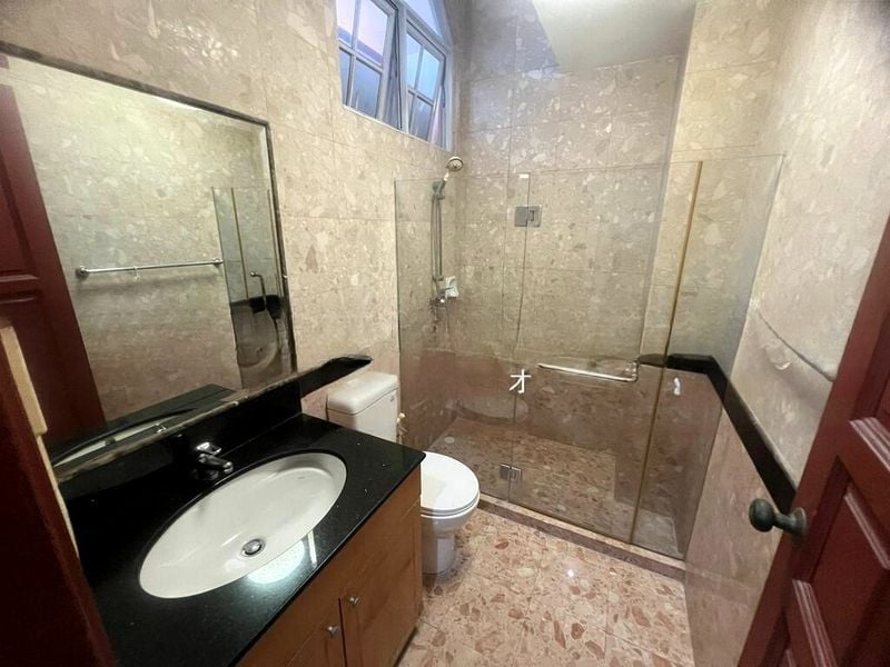 LIVINGSTON MANSIONS 14