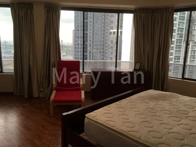 INTERNATIONAL PLAZA 8