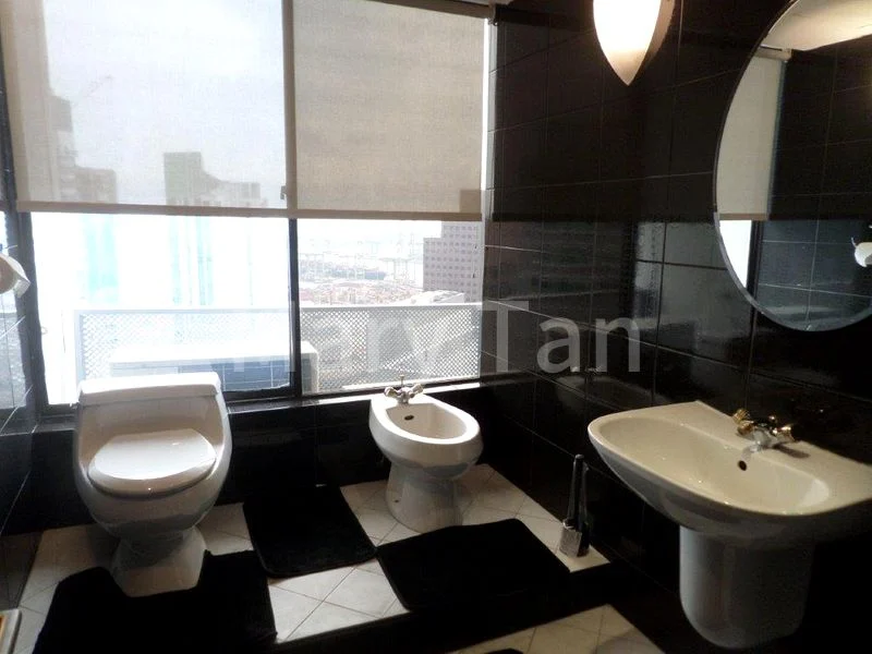 INTERNATIONAL PLAZA 15