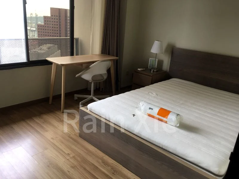 INTERNATIONAL PLAZA 2