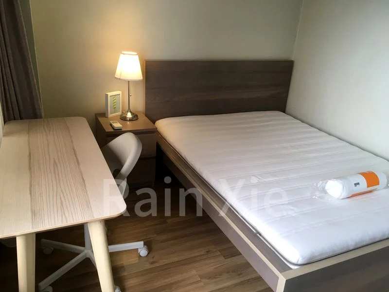 INTERNATIONAL PLAZA 4