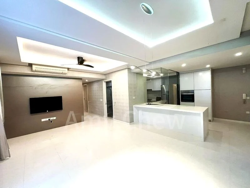 THE LAKEFRONT RESIDENCES 2