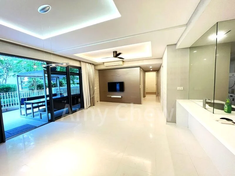 THE LAKEFRONT RESIDENCES 3