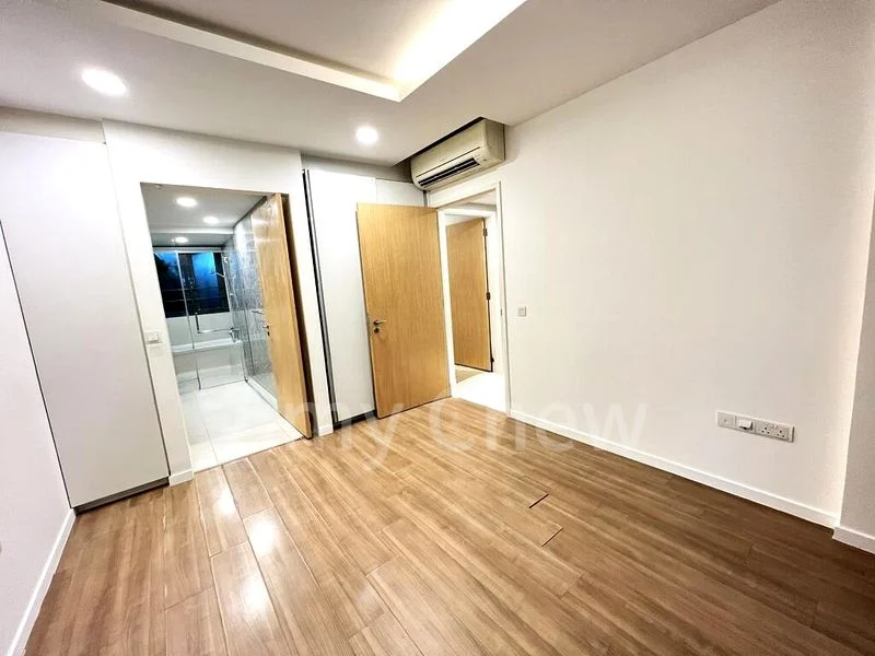 THE LAKEFRONT RESIDENCES 6