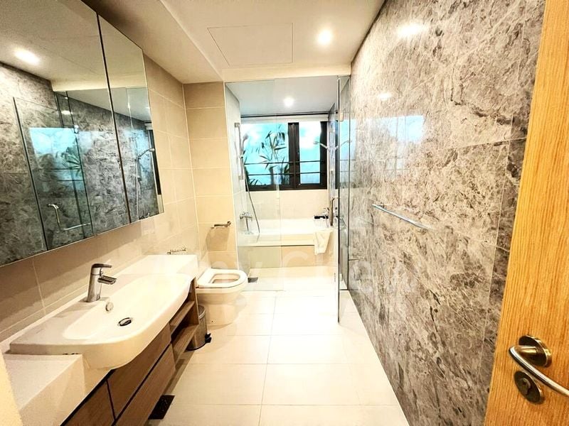 THE LAKEFRONT RESIDENCES 7