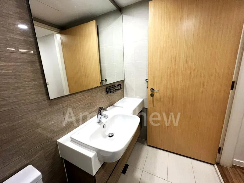 THE LAKEFRONT RESIDENCES 10