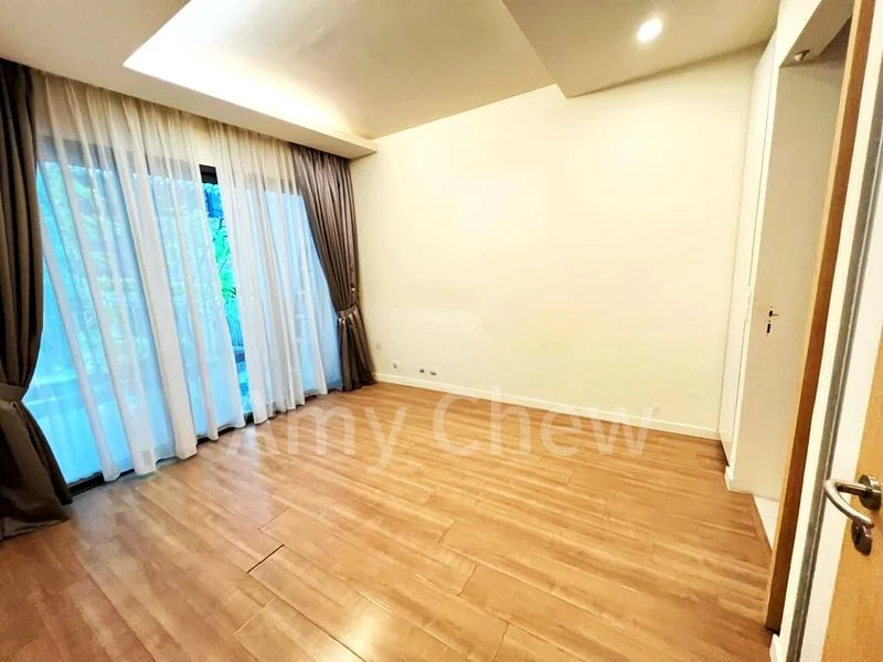 THE LAKEFRONT RESIDENCES 13