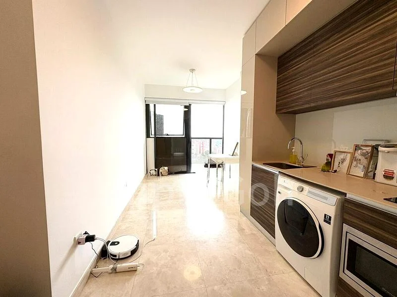 COMMONWEALTH TOWERS 8