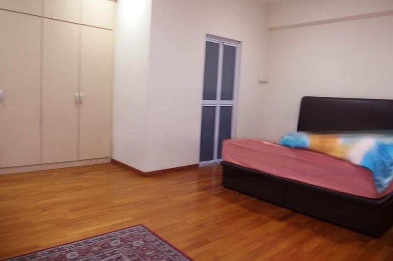 LOWLAND TERRACE 7