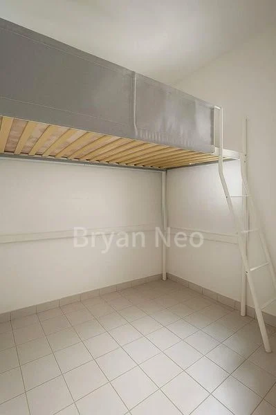 BALLOTA PARK CONDOMINIUM 9