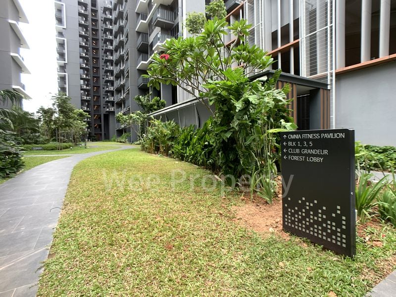 GRANDEUR PARK RESIDENCES 11