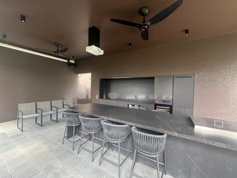 TOWNHOUSE APARTMENTS 10