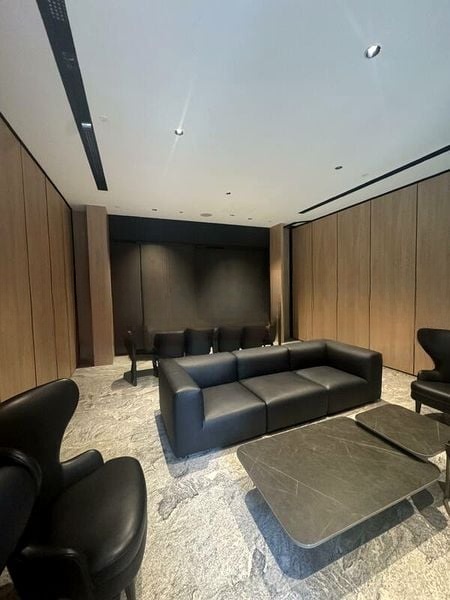 TOWNHOUSE APARTMENTS 4