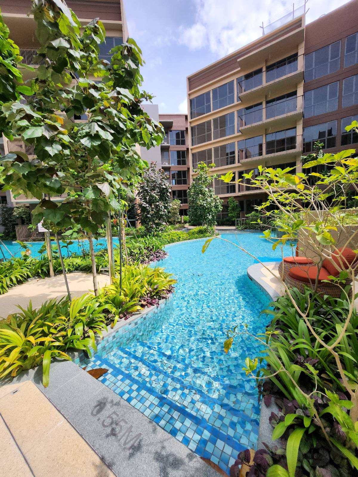 THE WATERGARDENS AT CANBERRA 32