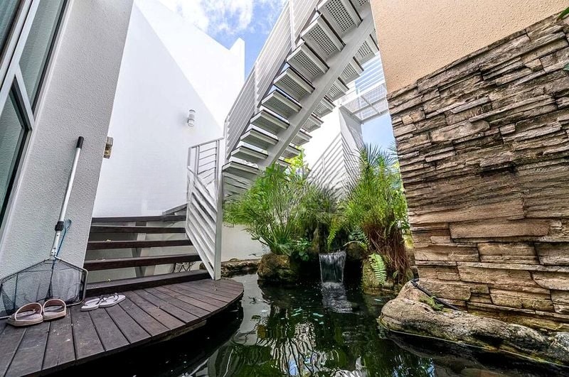 RIVIERA RESIDENCES 9