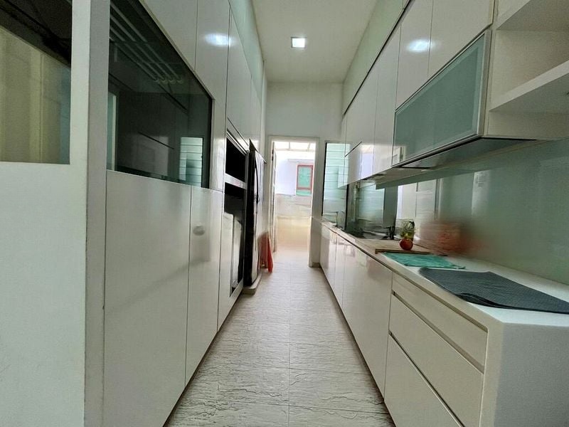 TANAH MERAH GREEN 4