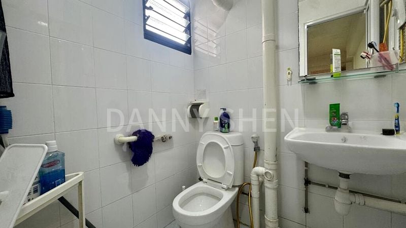 JURONG EAST ST 24 10