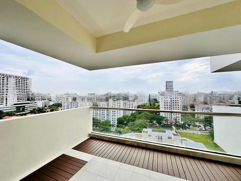 OXFORD SUITES 8