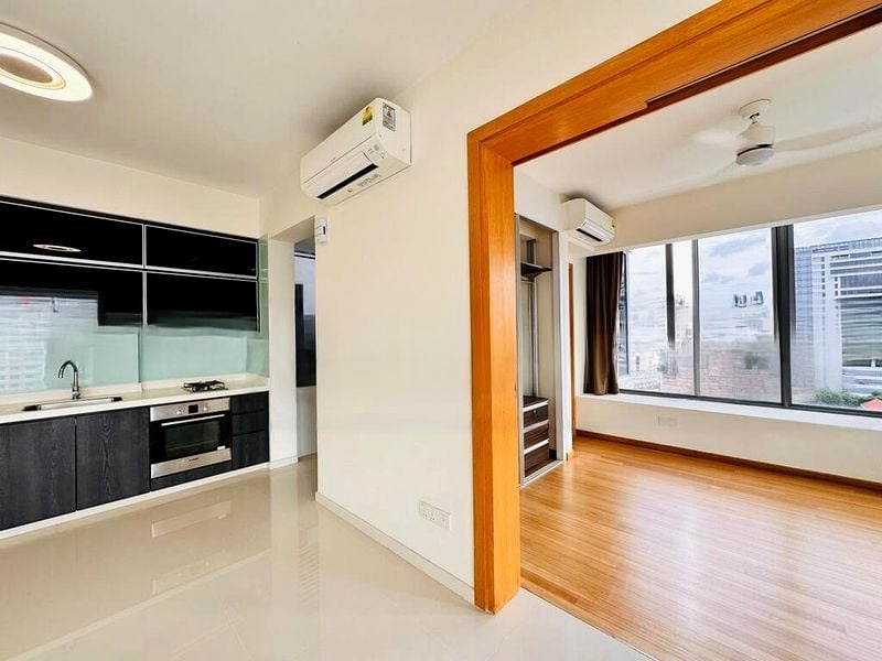 OXFORD SUITES 4