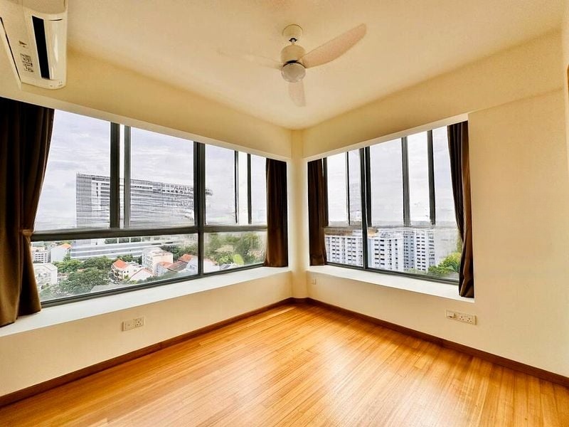 OXFORD SUITES 6