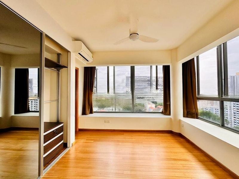 OXFORD SUITES 5