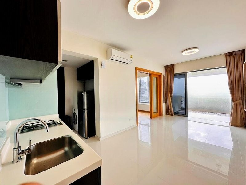 OXFORD SUITES 1