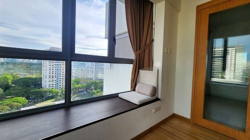 OXFORD SUITES 10