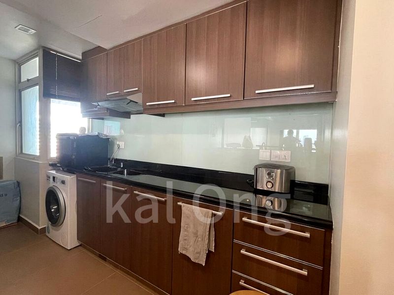 BURLINGTON SQUARE 10