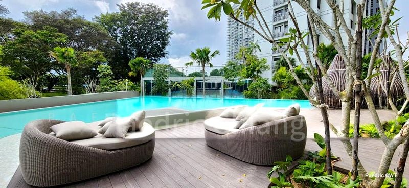 COASTLINE RESIDENCES 8