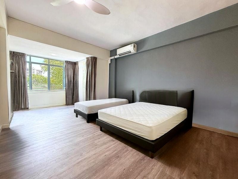 THOMSON GROVE 4