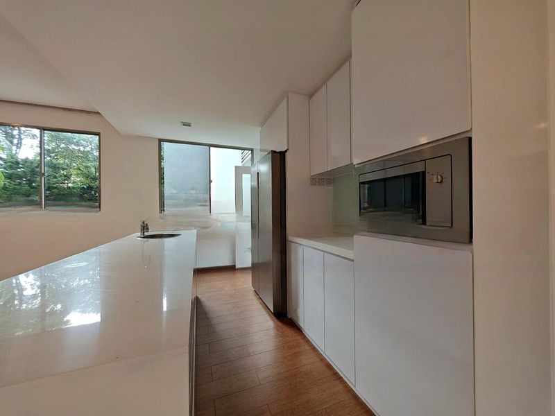 NASSIM REGENCY 4