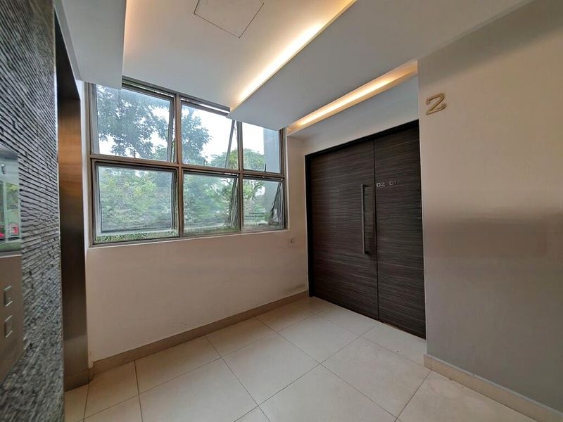NASSIM REGENCY 9