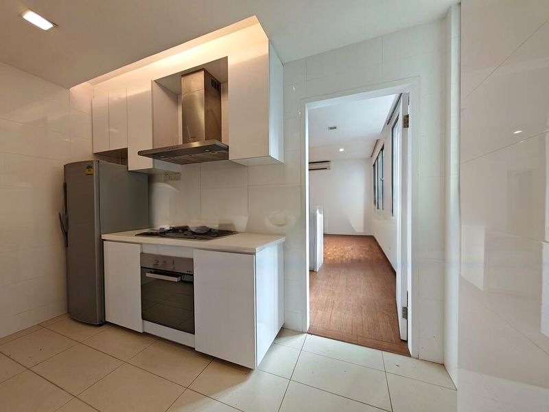 NASSIM REGENCY 5