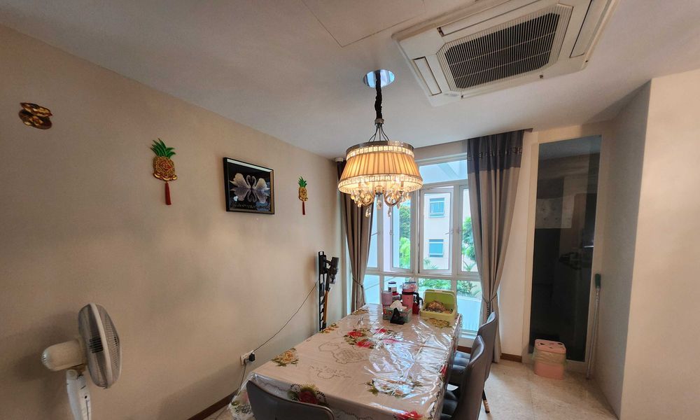 HOLT RESIDENCES 2