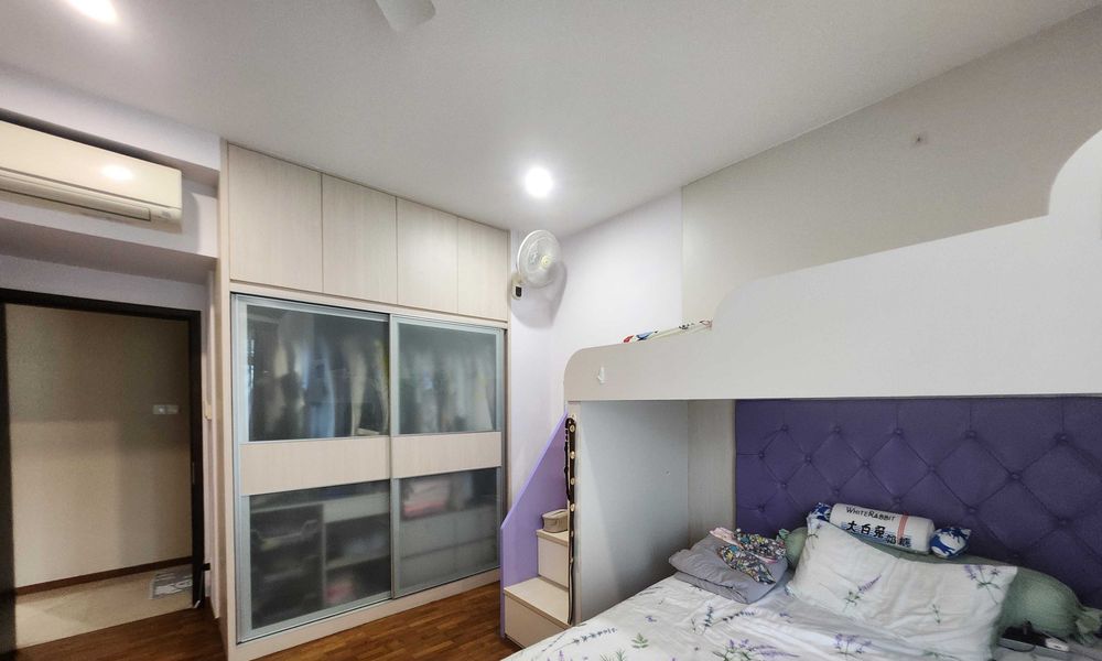 HOLT RESIDENCES 7