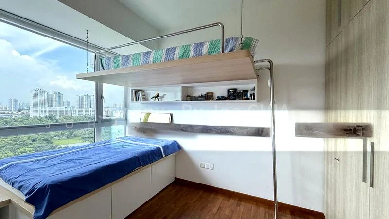 CLOVER BY THE PARK 4