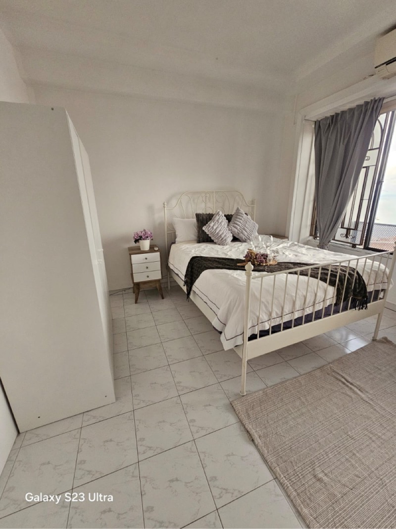 INTERNATIONAL PLAZA 21