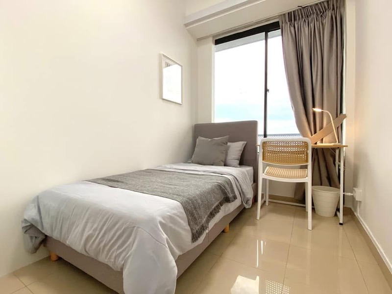 INTERNATIONAL PLAZA 33