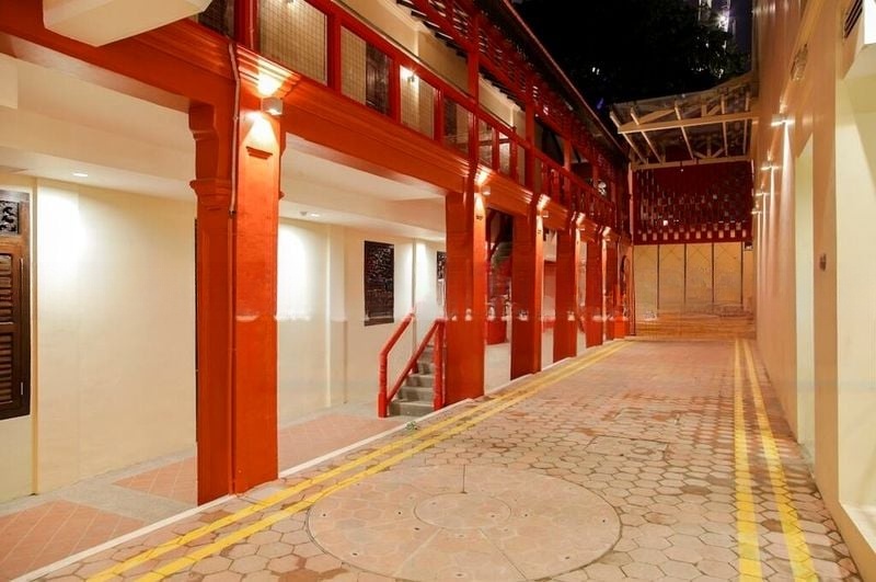 THE RED HOUSE 1