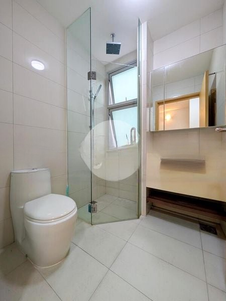 EIGHT RIVERSUITES 15