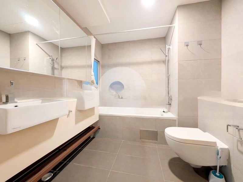 EIGHT RIVERSUITES 11