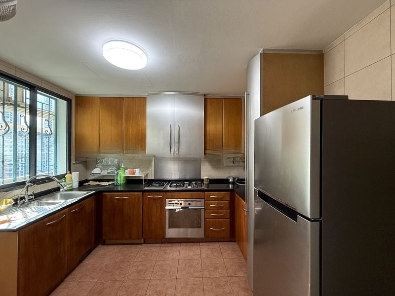 SHAW PLAZA - TWIN HEIGHTS 4