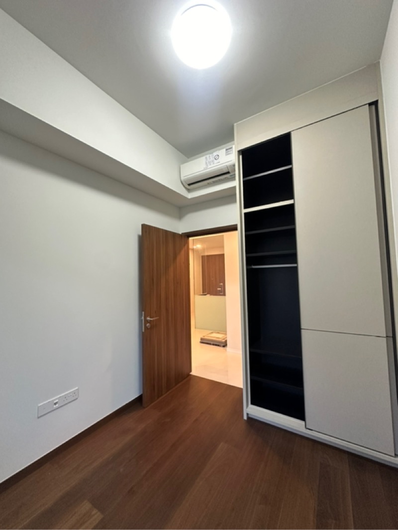 PHOENIX RESIDENCES 21