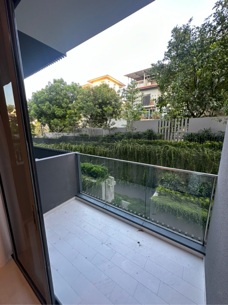 PHOENIX RESIDENCES 9