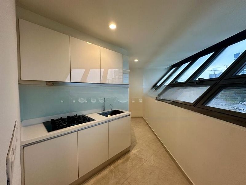 CONCOURSE SKYLINE 13